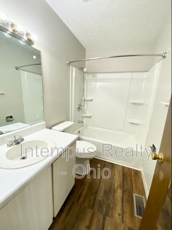 Building Photo - 718 W Light St