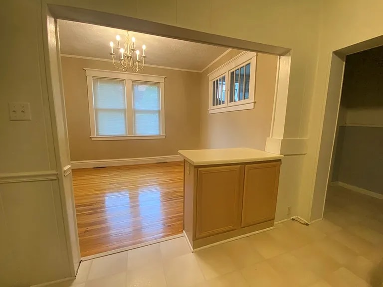 Building Photo - 42 W 6th Ave