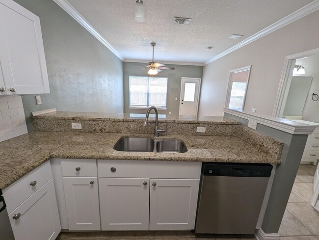 Building Photo - 2160 Hadleigh Hills Ct