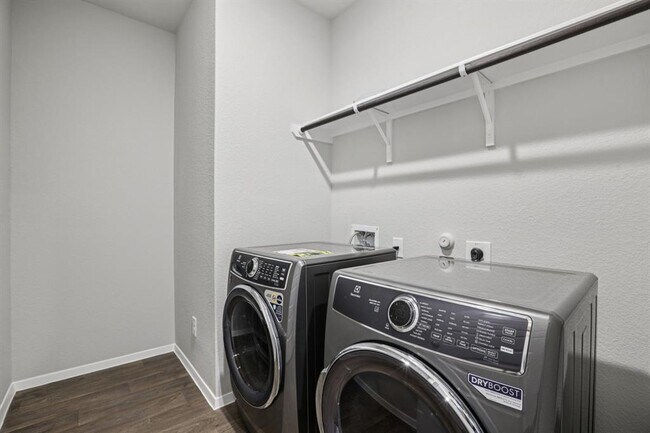 Building Photo - 2405 Ambling Trl