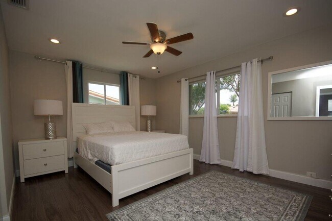Building Photo - Step Into Sunshine: Modern Charm Meets Coa...