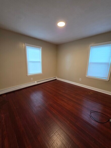 Building Photo - 265 New York Ave