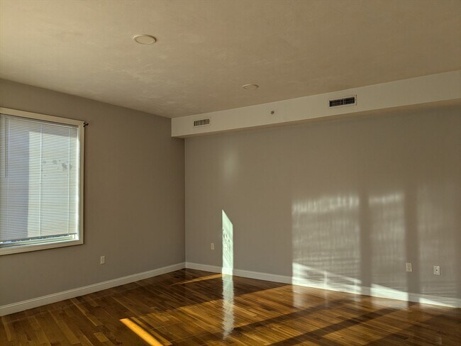 Building Photo - 8 Banton St