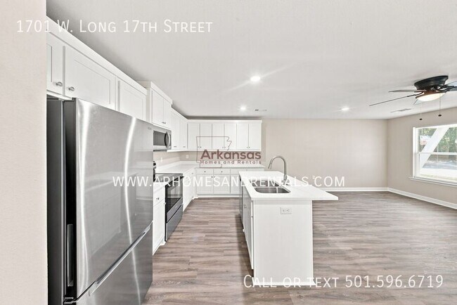 Building Photo - 1701 W Long 17th St