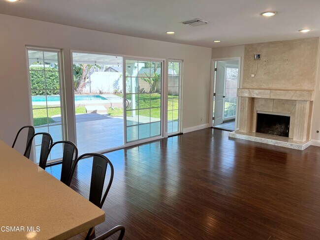 Building Photo - 7472 Ponce Ave