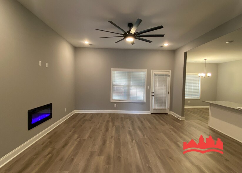 Building Photo - 10000 Messana St