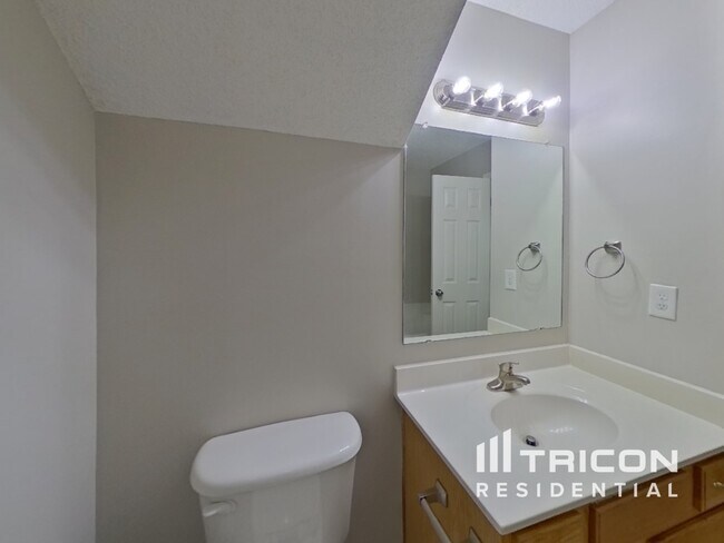 Building Photo - 5203 Holbert Cir
