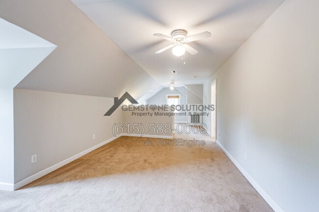 Building Photo - 715 Park Cir
