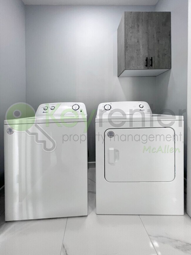 Building Photo - SUPER LOW PRICED - Brand New 3bed/2bath Apartment in Edinburg. Don't Miss Out!