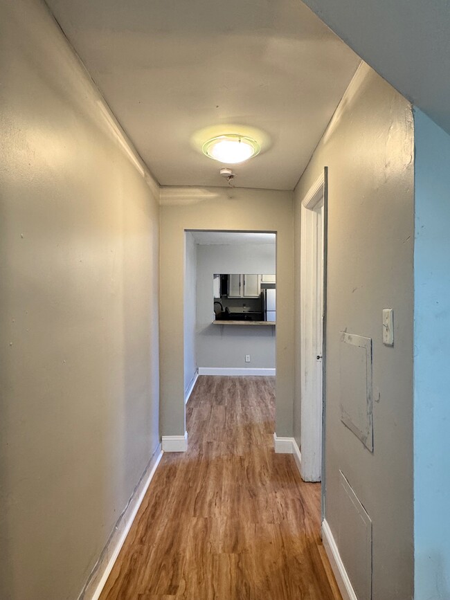 hall - 1007 W 6th St