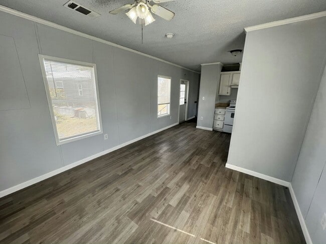 Building Photo - 2228 Chicago Cubs St