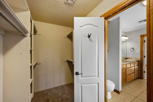 Building Photo - 1202 Hershel Dr