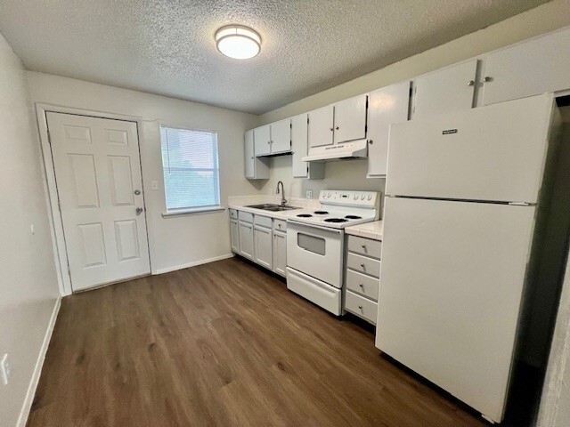 Building Photo - 920 N Leverett Ave