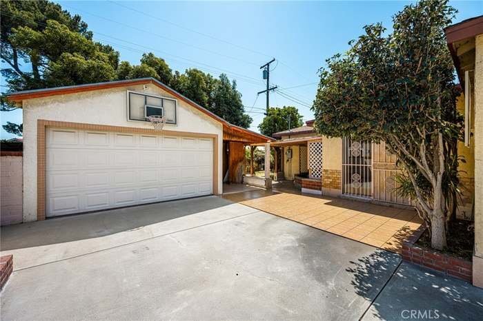 Building Photo - 3424 Rockhold Ave