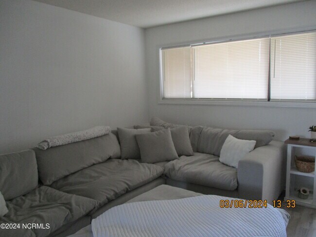 Building Photo - 4169 Spirea Dr