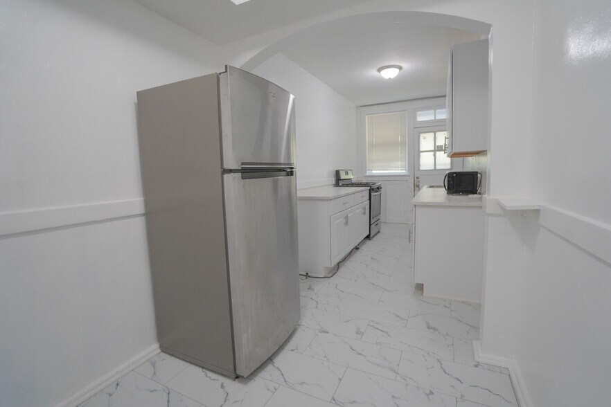 Primary Photo - 750 Leland Ave