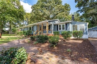 Building Photo - 4452 Oakmont Cir