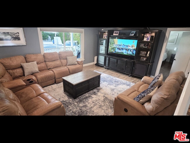 Building Photo - 4744 Haskell Ave