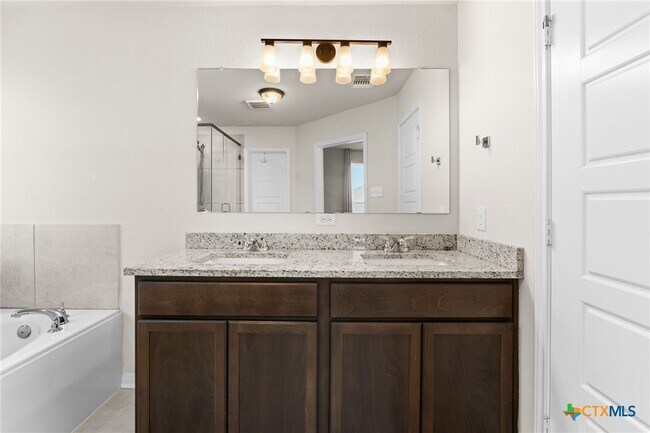 Building Photo - 259 Great Hills Dr