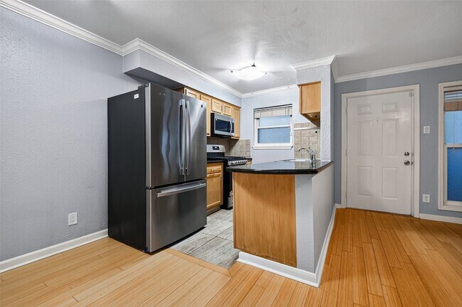 Building Photo - 1404 Welch St