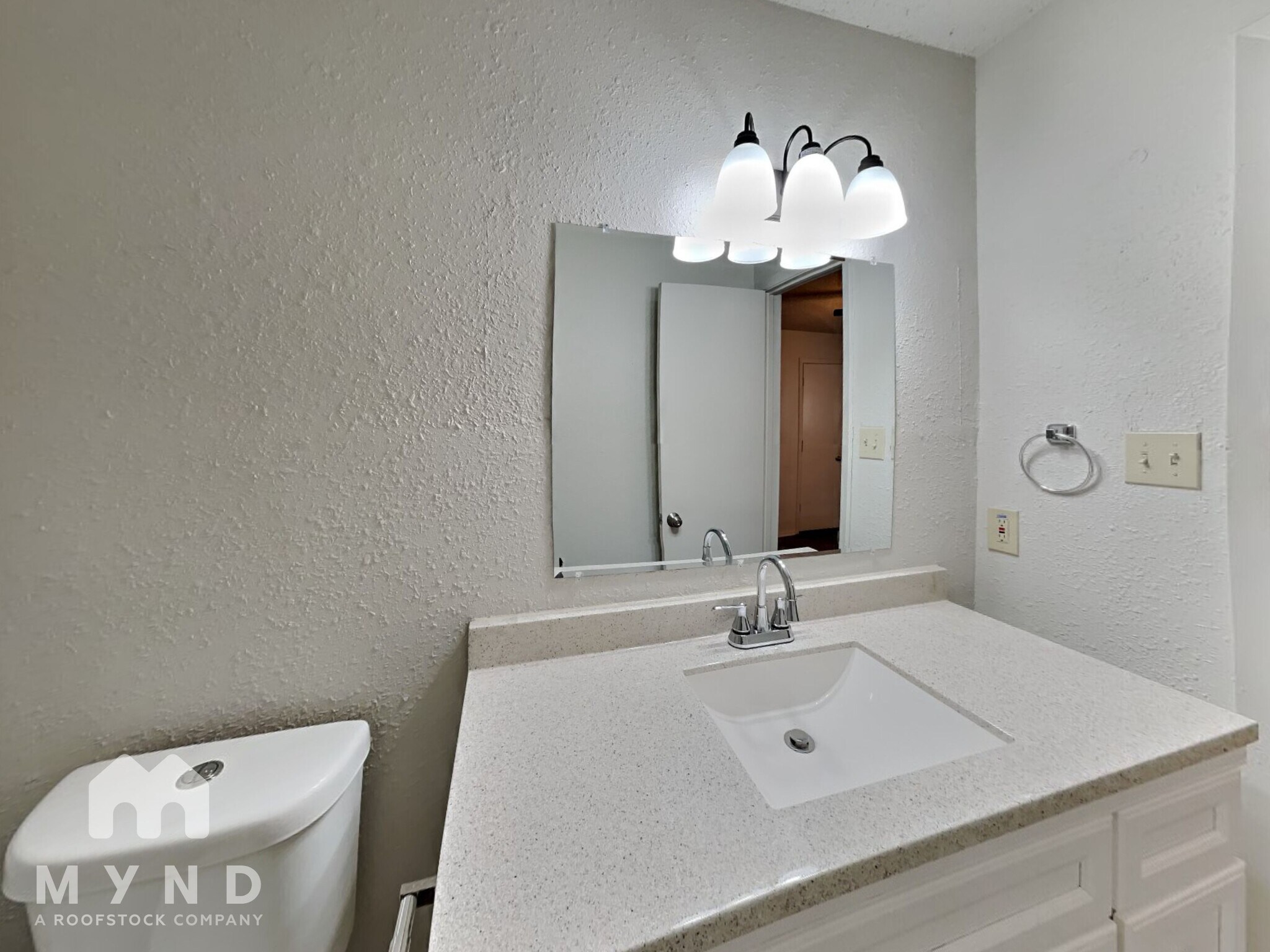 Building Photo - 1303 Berry Dr