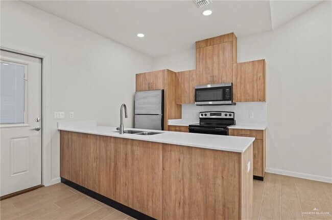 Building Photo - 14 Brito Ln