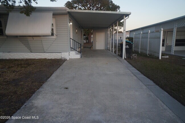 Building Photo - 1805 Big Cypress St NE