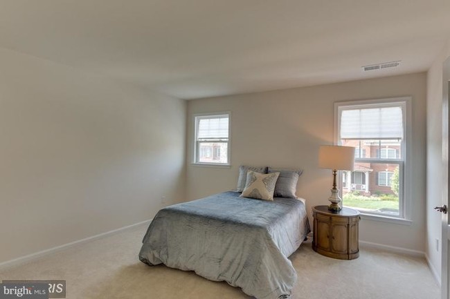 Building Photo - 42558 Stratford Landing Dr