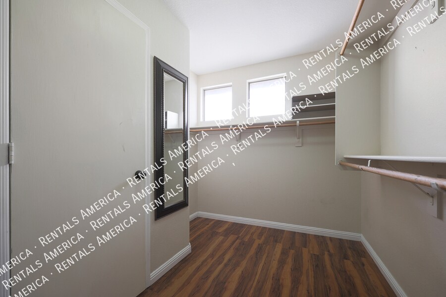 Building Photo - 3719 W Fallen Leaf Ln
