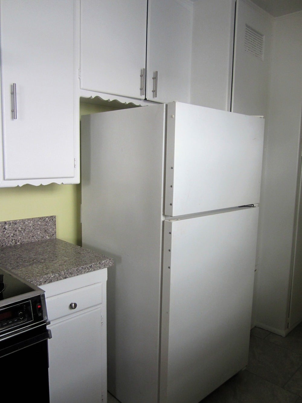 Kitchen - 610 Fremont Ave