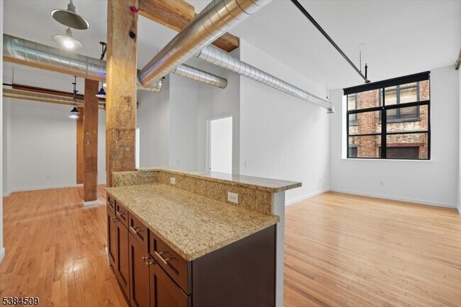 Building Photo - 475 S Jefferson St
