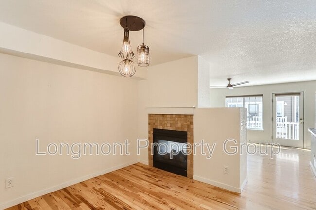 Building Photo - 907 Snowberry St