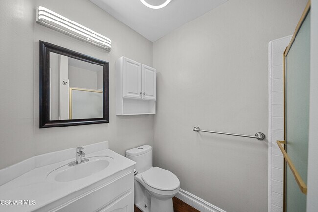 Building Photo - 561 Walter Ave