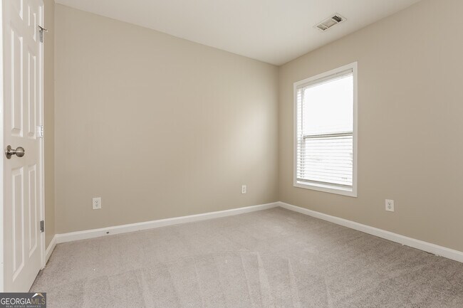 Building Photo - 5664 Wakehurst Dr