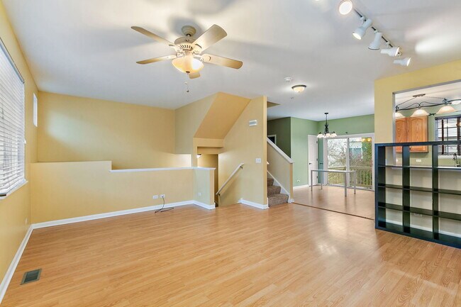 Building Photo - 253 Evergreen Cir