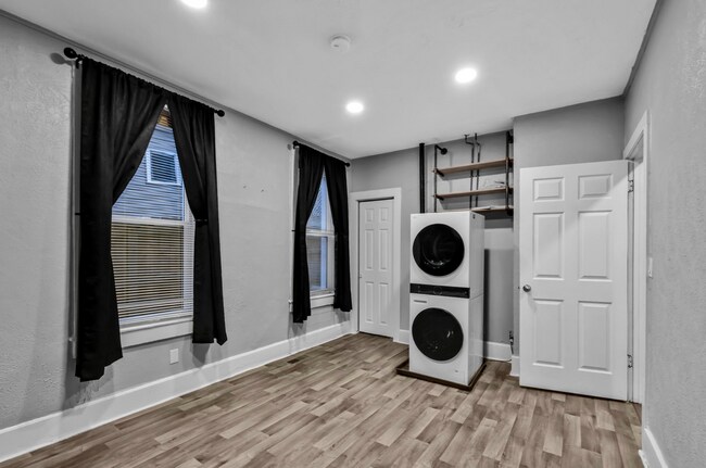 Building Photo - 1911 S 14th St