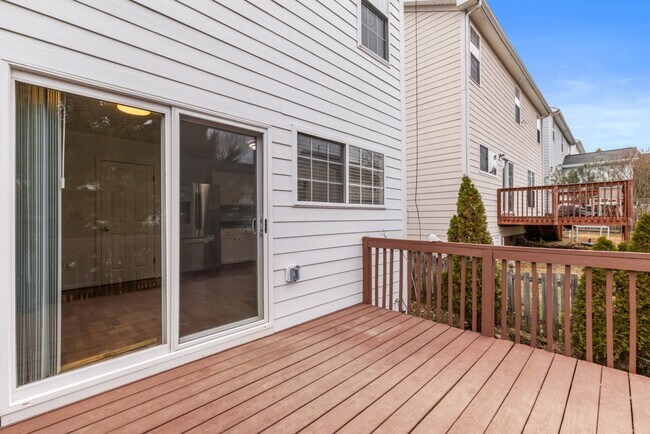 Building Photo - 129 Kellerhis Dr