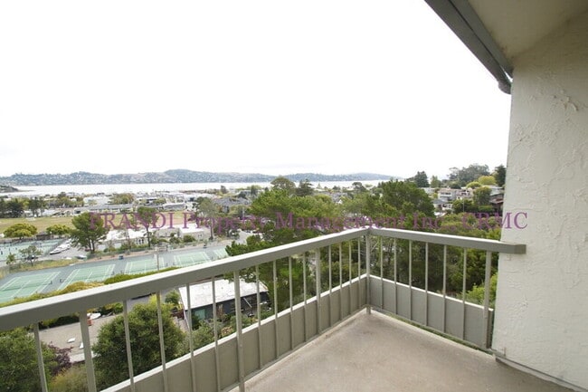 Building Photo - 126 Lower Anchorage Rd