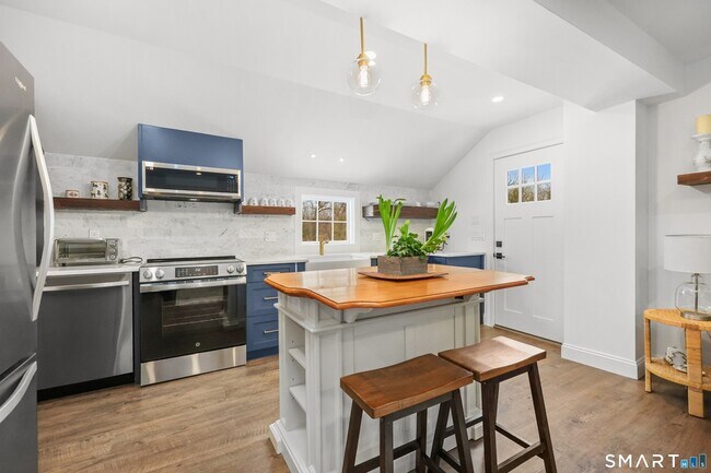 Building Photo - 167 North Ave