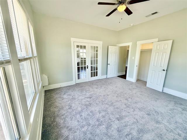 Building Photo - 1201 E Lamar St