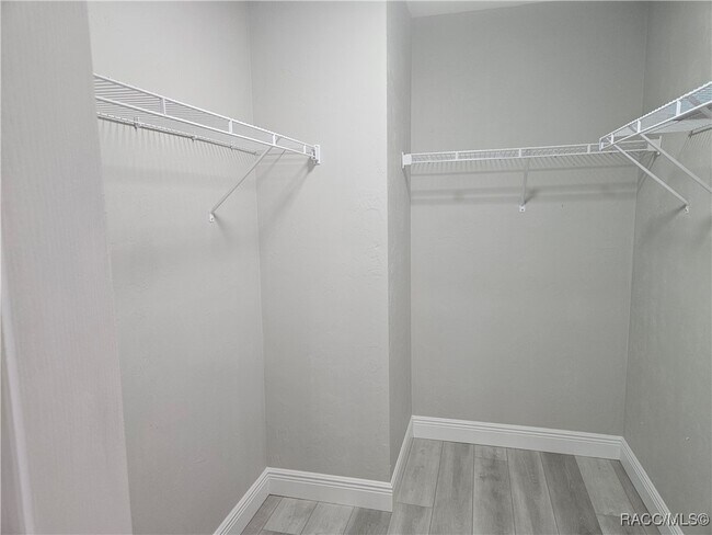 Building Photo - 2320 N Hendry Point