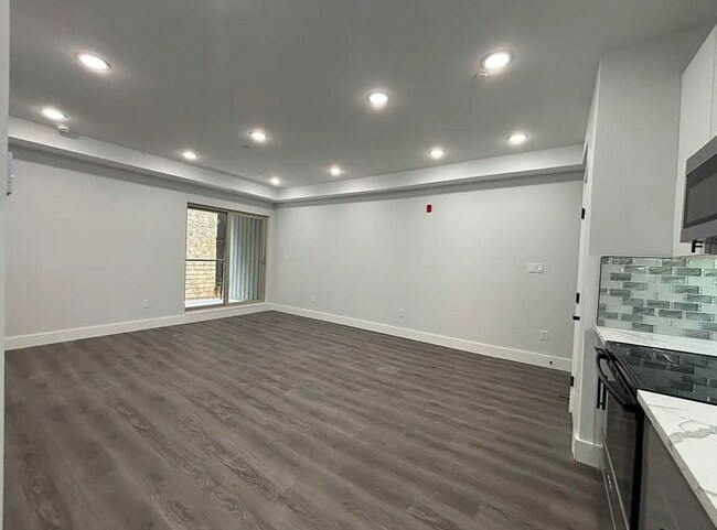 Building Photo - 675 N 41st St