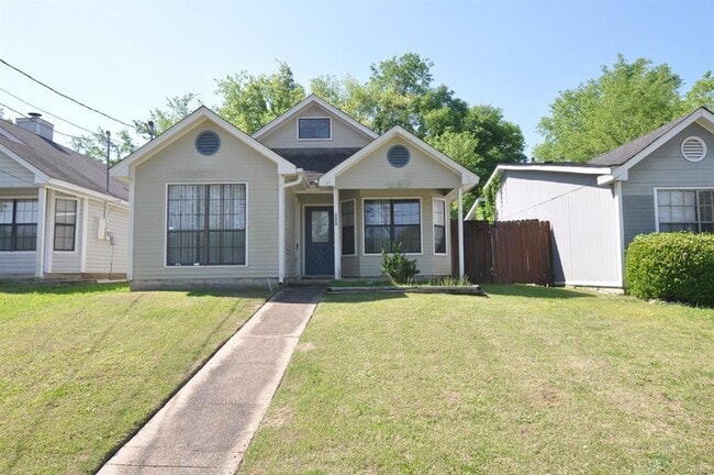Primary Photo - 3200 Herbert Dr