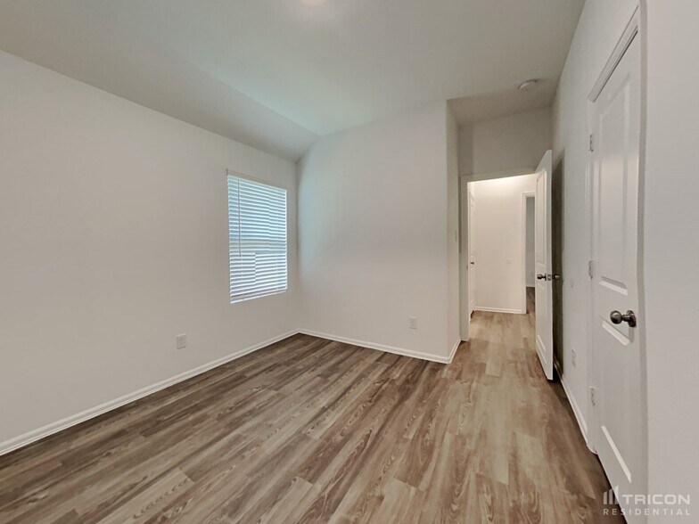 Building Photo - 210 Pine cavern dr