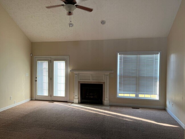 Building Photo - Jack Britt School District! 5br, 2.5 ba