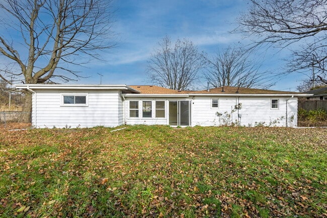 Building Photo - 8620 Milan-Oakville Rd