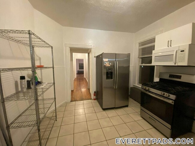 Building Photo - 71-73-73 School St