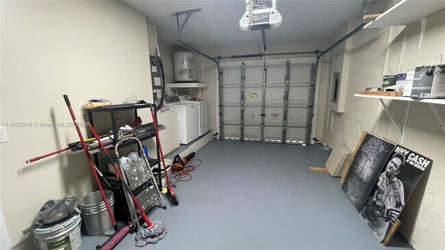 Building Photo - 6952 SW 148 Ln