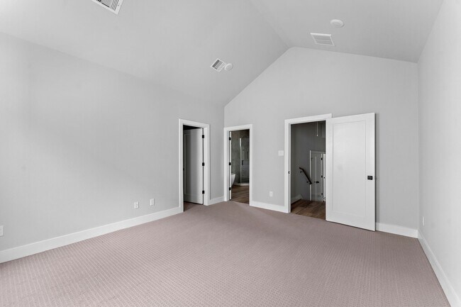 Building Photo - 2183 Mansfield St