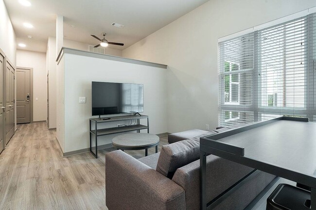Stellar Plus 1x1 Living - Northside Apartments